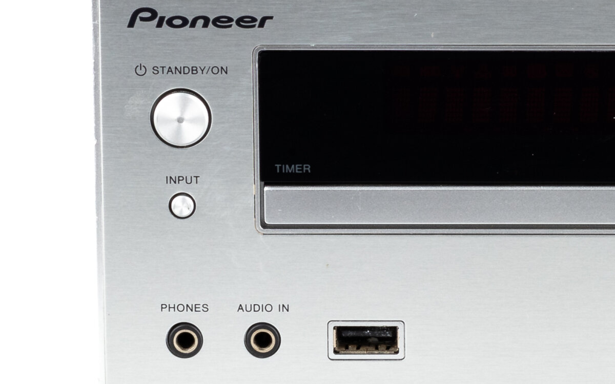 Buy Pioneer X-HM21 CD receiver refurbished, 119,00 €